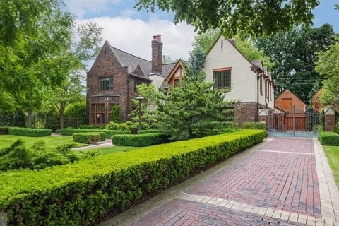 A home in Grosse Pointe Park