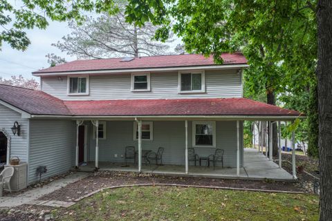 A home in Waterford Twp