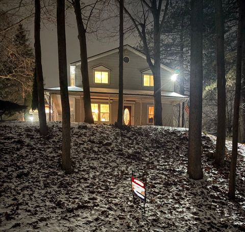 A home in Waterford Twp