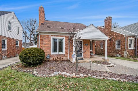 A home in Grosse Pointe Woods