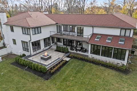 A home in Bloomfield Twp