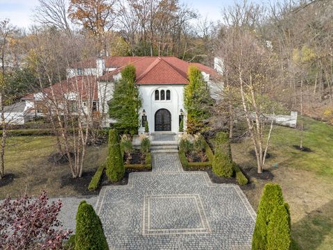 A home in Bloomfield Twp