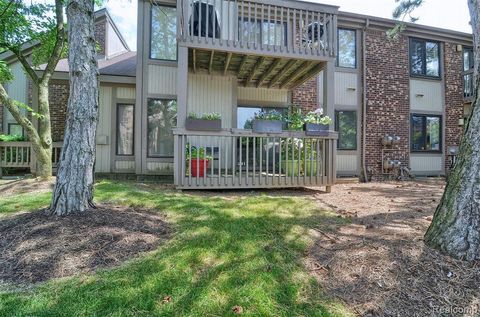 A home in West Bloomfield Twp