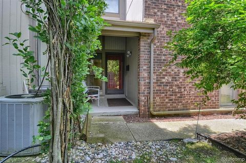 A home in West Bloomfield Twp