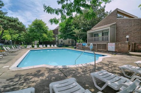 A home in West Bloomfield Twp