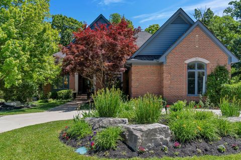 A home in West Bloomfield Twp