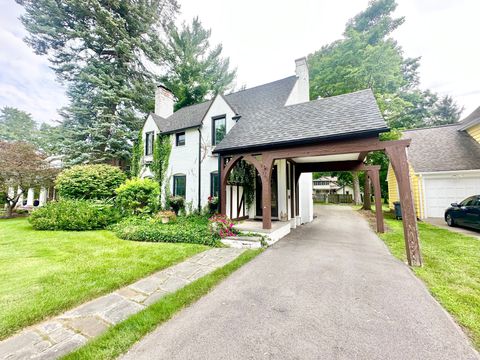 A home in Owosso