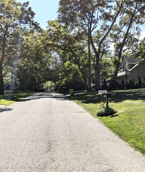 A home in West Bloomfield Twp