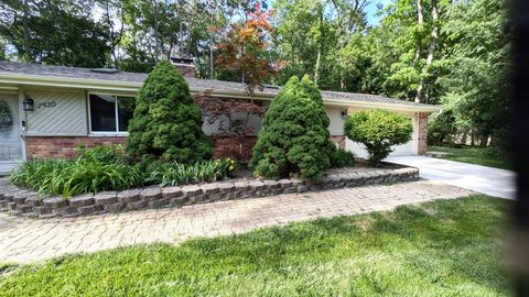 A home in West Bloomfield Twp