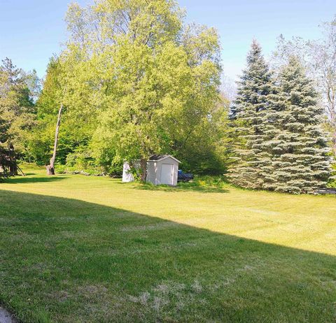 A home in Clam Lake Twp