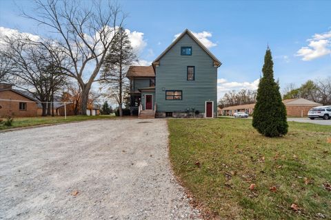 A home in Pinckney Vlg