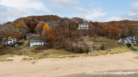 A home in Laketown Twp