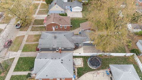 A home in Dearborn Heights