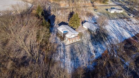 A home in Unadilla Twp