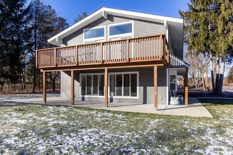 A home in Unadilla Twp