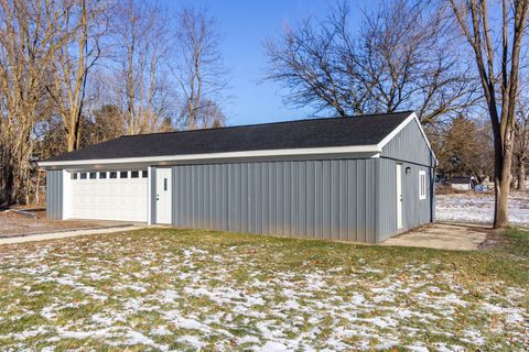 A home in Unadilla Twp