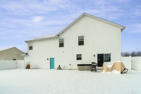 A home in Tittabawassee Twp