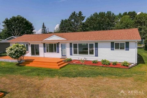 A home in Edwards Twp