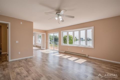 A home in Edwards Twp