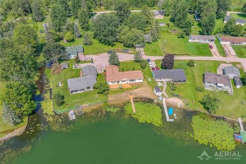 A home in Edwards Twp