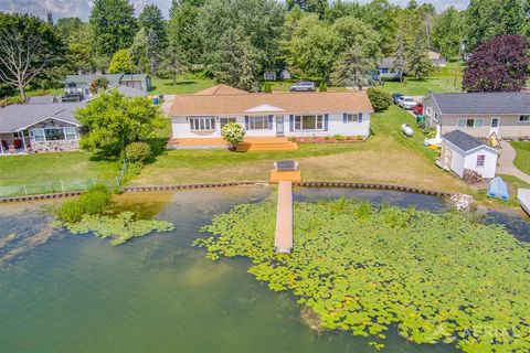 A home in Edwards Twp