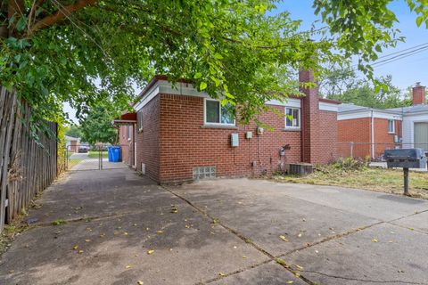 A home in Dearborn Heights