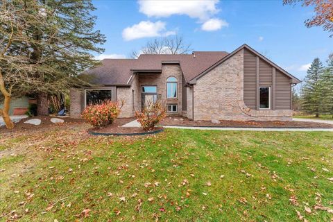 A home in West Bloomfield Twp