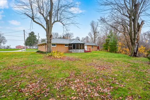 A home in Hartford Twp