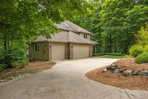 A home in Elmwood Twp