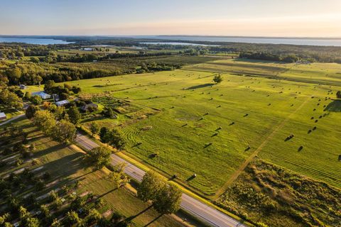 5664 Parcel C Cairn Highway Milton Township MI 49648