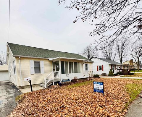 A home in Essexville