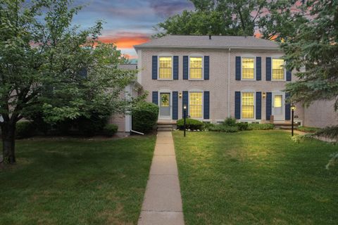 Photo of 1444 Kings Cove Dr. E. Drive, Rochester Hills, MI 48306 (MLS # 20230045185)