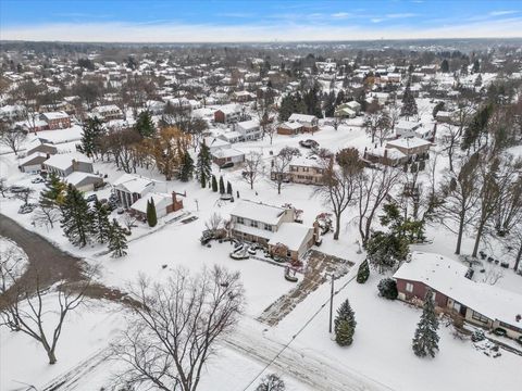 A home in WestBloomfieldCharterTownship_Oakland