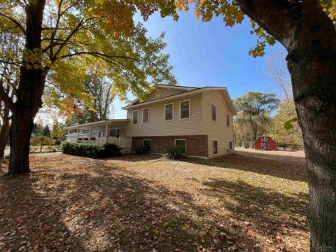 A home in Swan Creek Twp