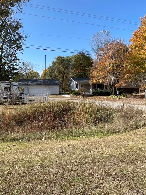 A home in Swan Creek Twp