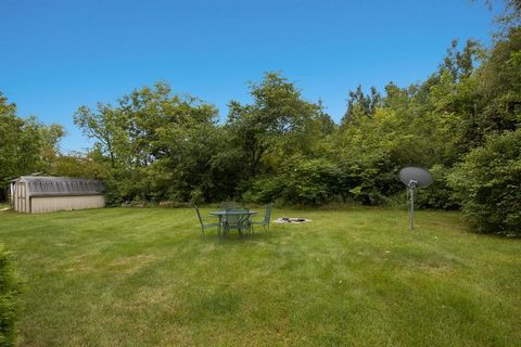 A home in Suttons Bay Twp