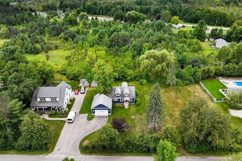 A home in Suttons Bay Twp