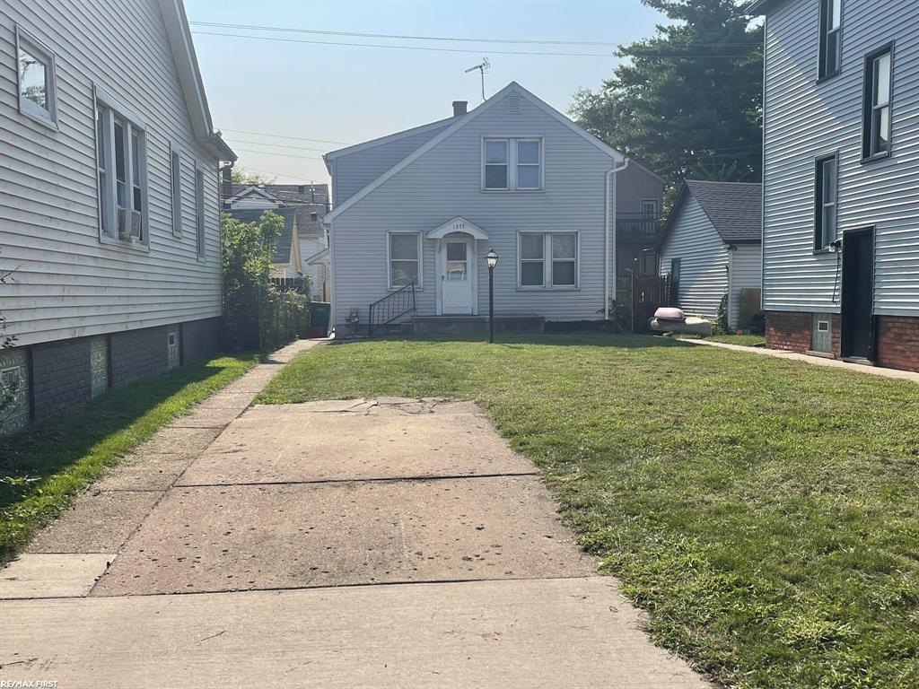 View Grosse Pointe Park, MI 48230 house