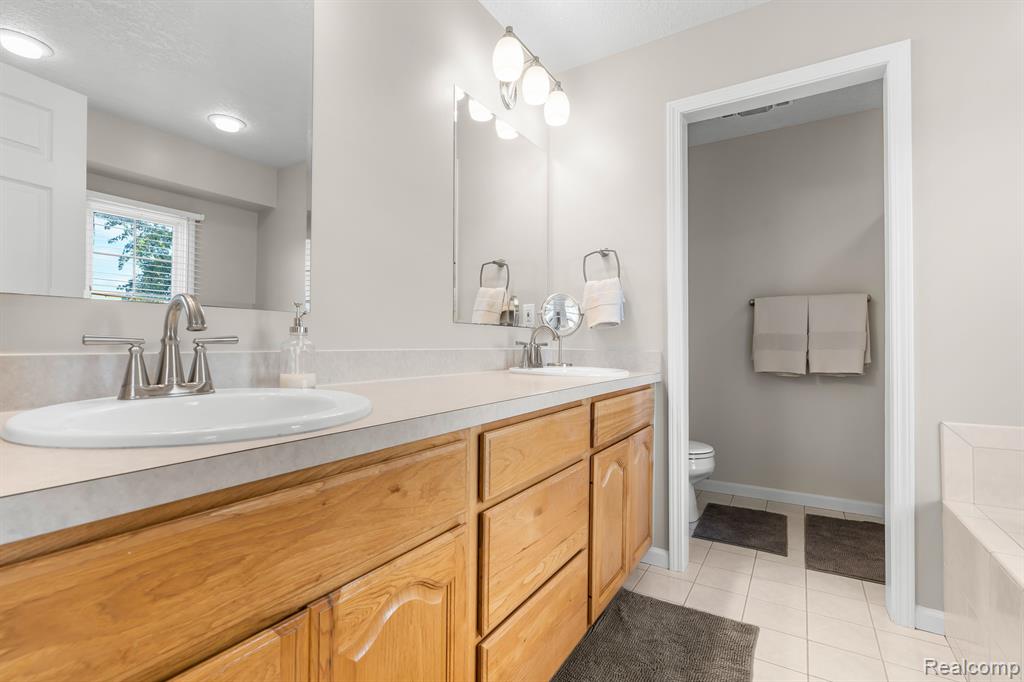 AtlasTownship_Genesee, Michigan 48438, United States, 3 Bedrooms Bedrooms, ,3 BathroomsBathrooms,Residential,Pending,13383