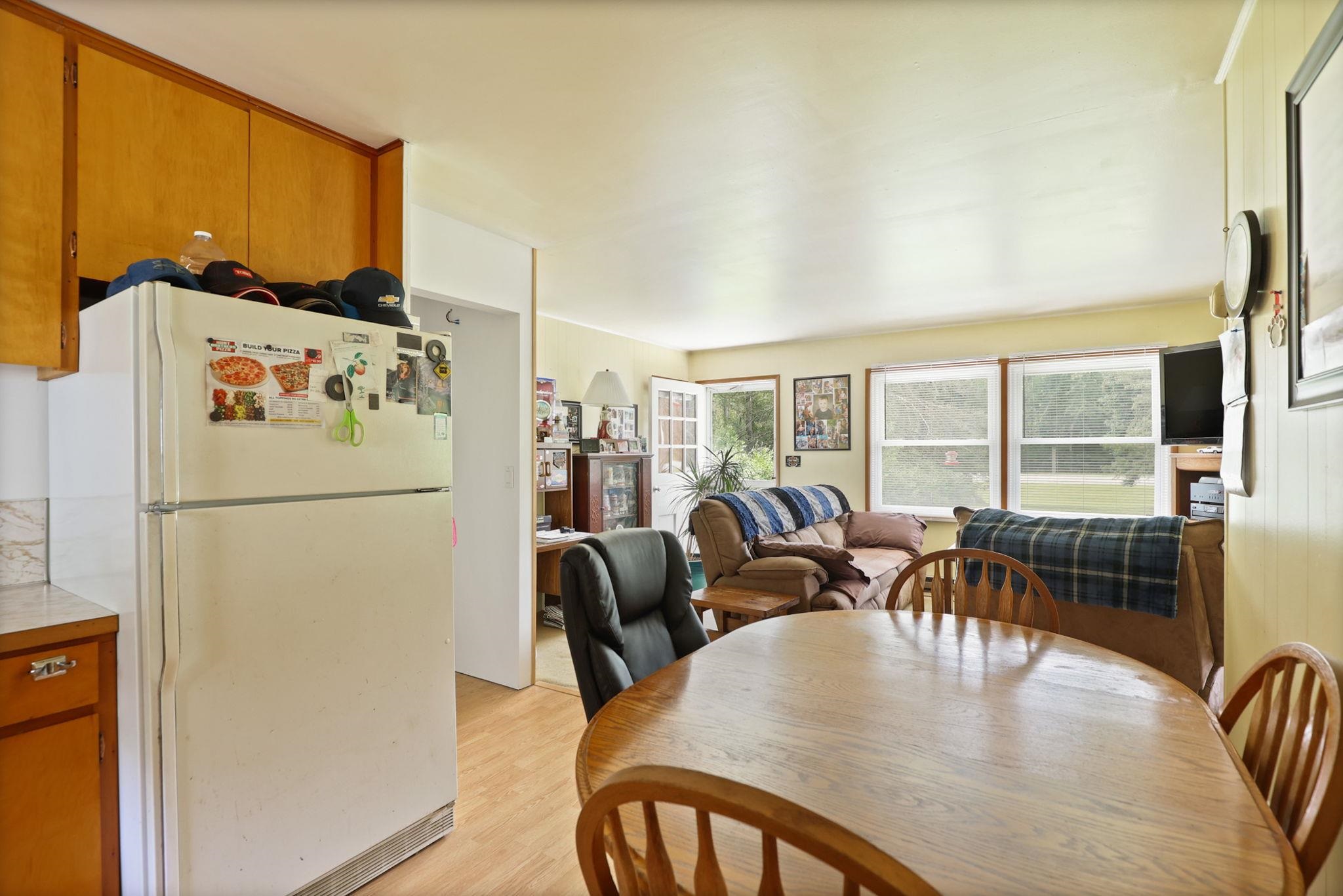 Photo 10 of 38 of 3050 W Sanilac Road house