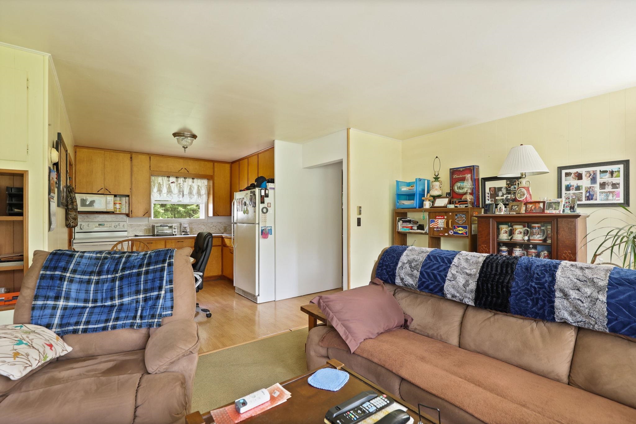 Photo 6 of 38 of 3050 W Sanilac Road house