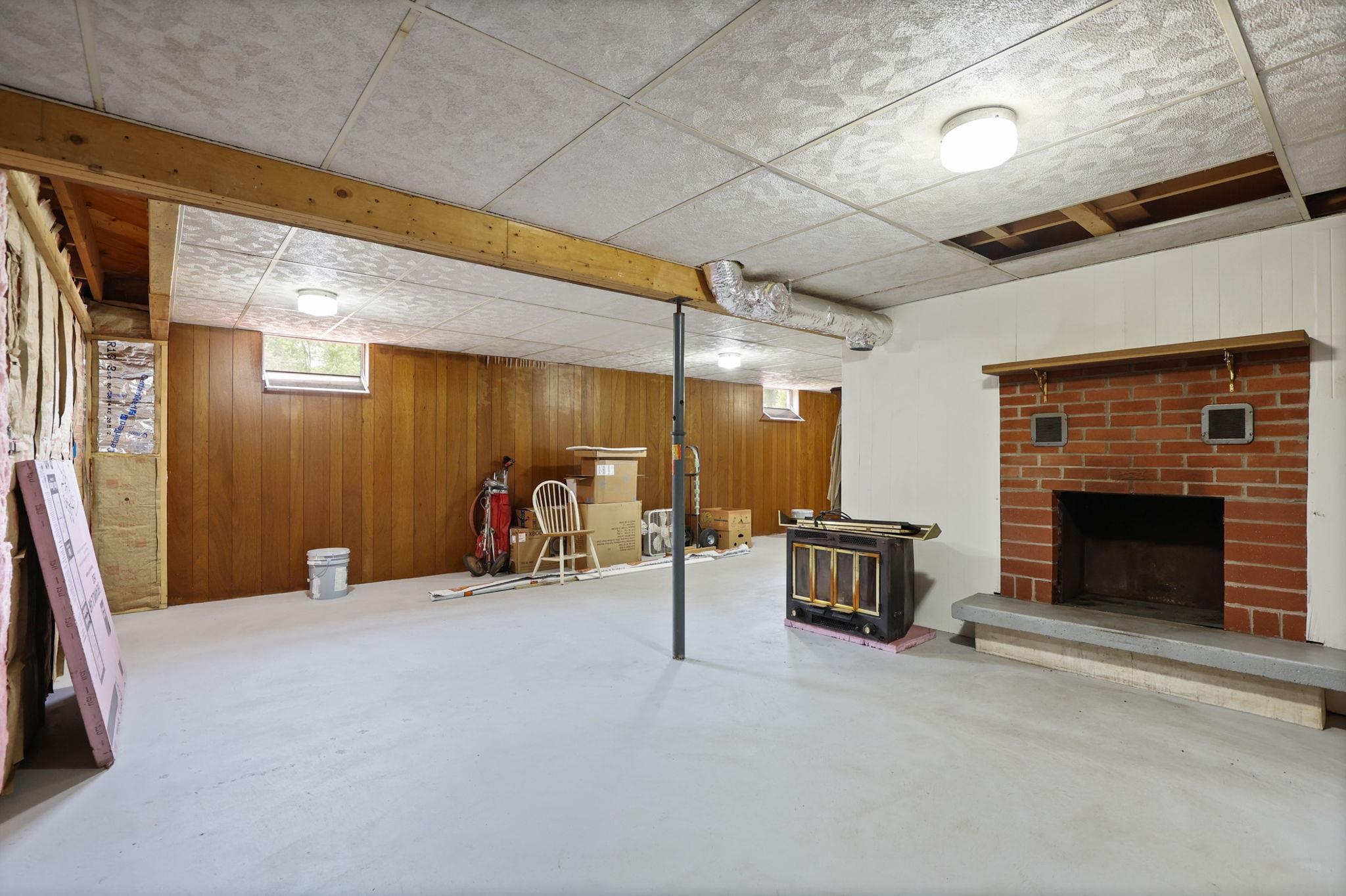 Photo 25 of 38 of 3050 W Sanilac Road house