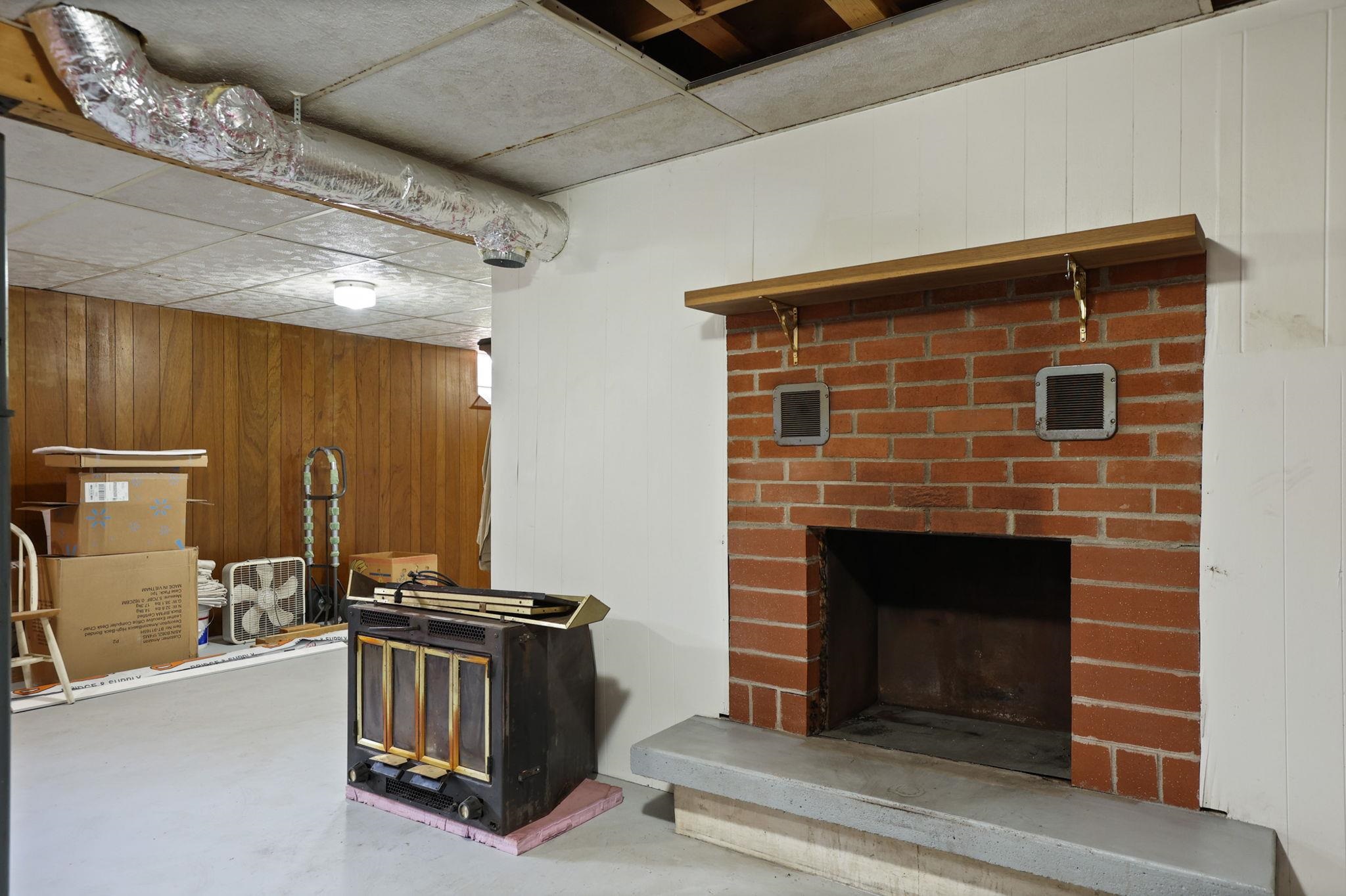 Photo 24 of 38 of 3050 W Sanilac Road house