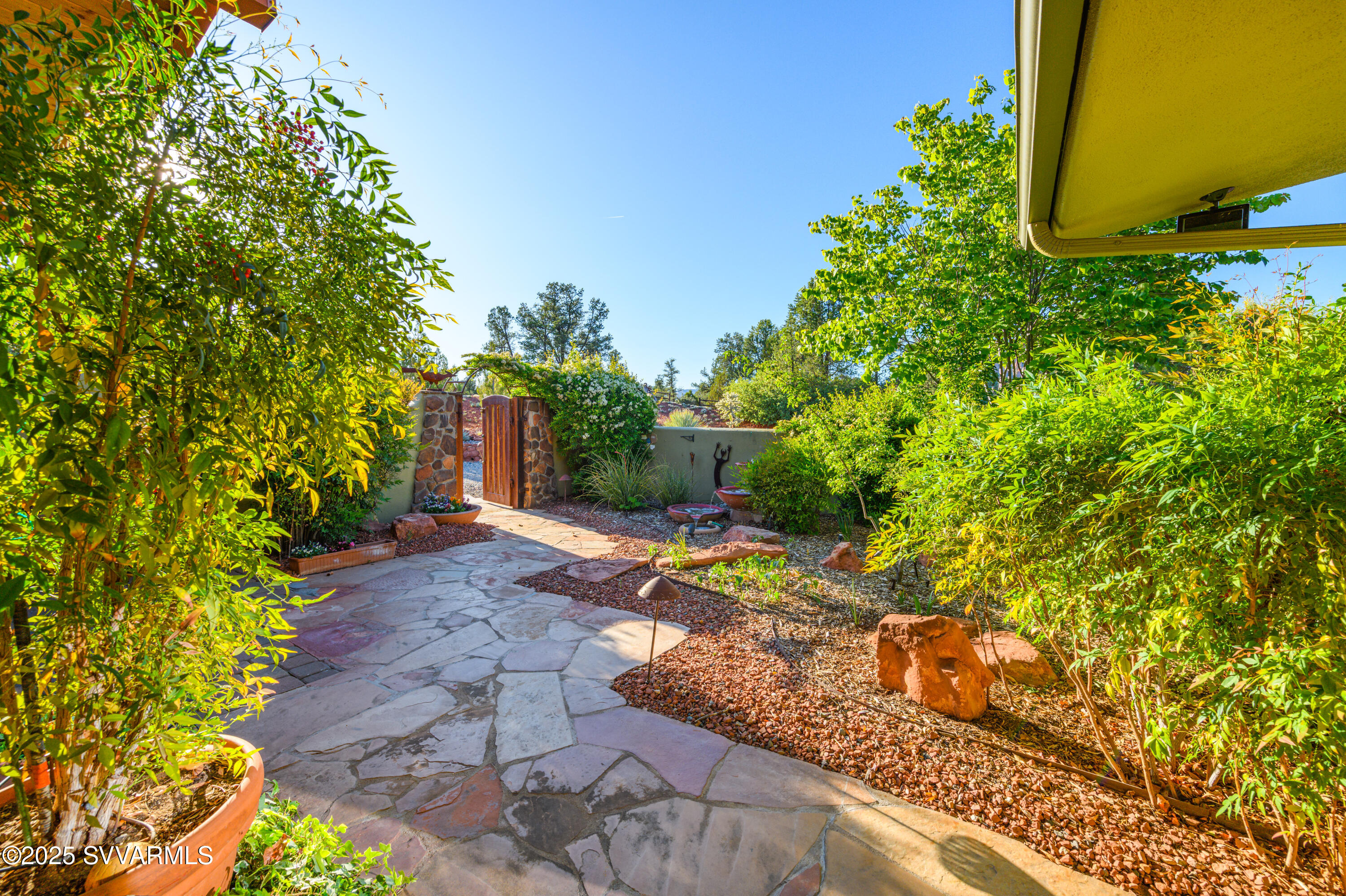 550 El Camino Rd