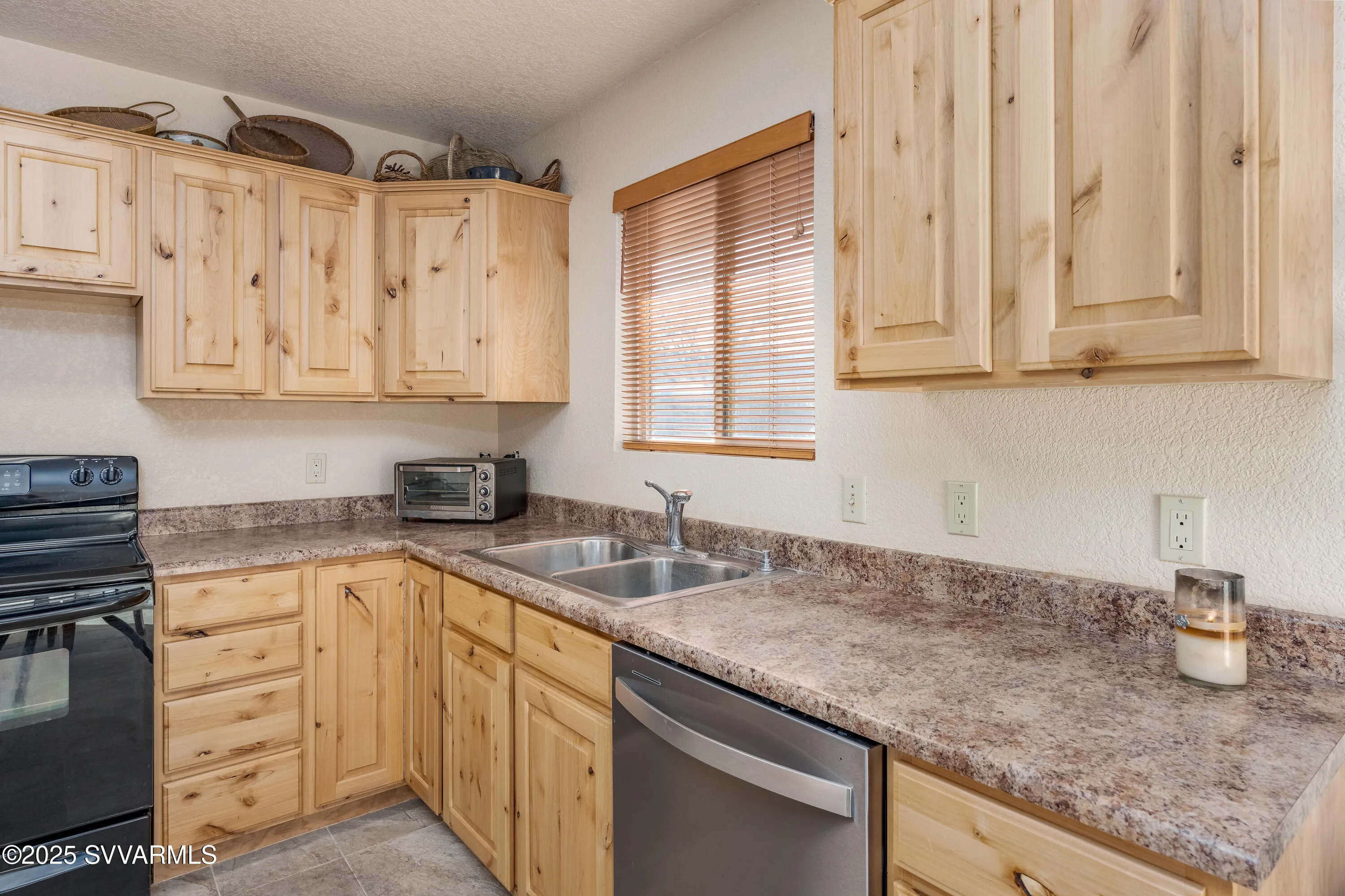 Cottonwood, Arizona 86326, United States, 3 Bedrooms Bedrooms, ,2 BathroomsBathrooms,Residential,Pending,638