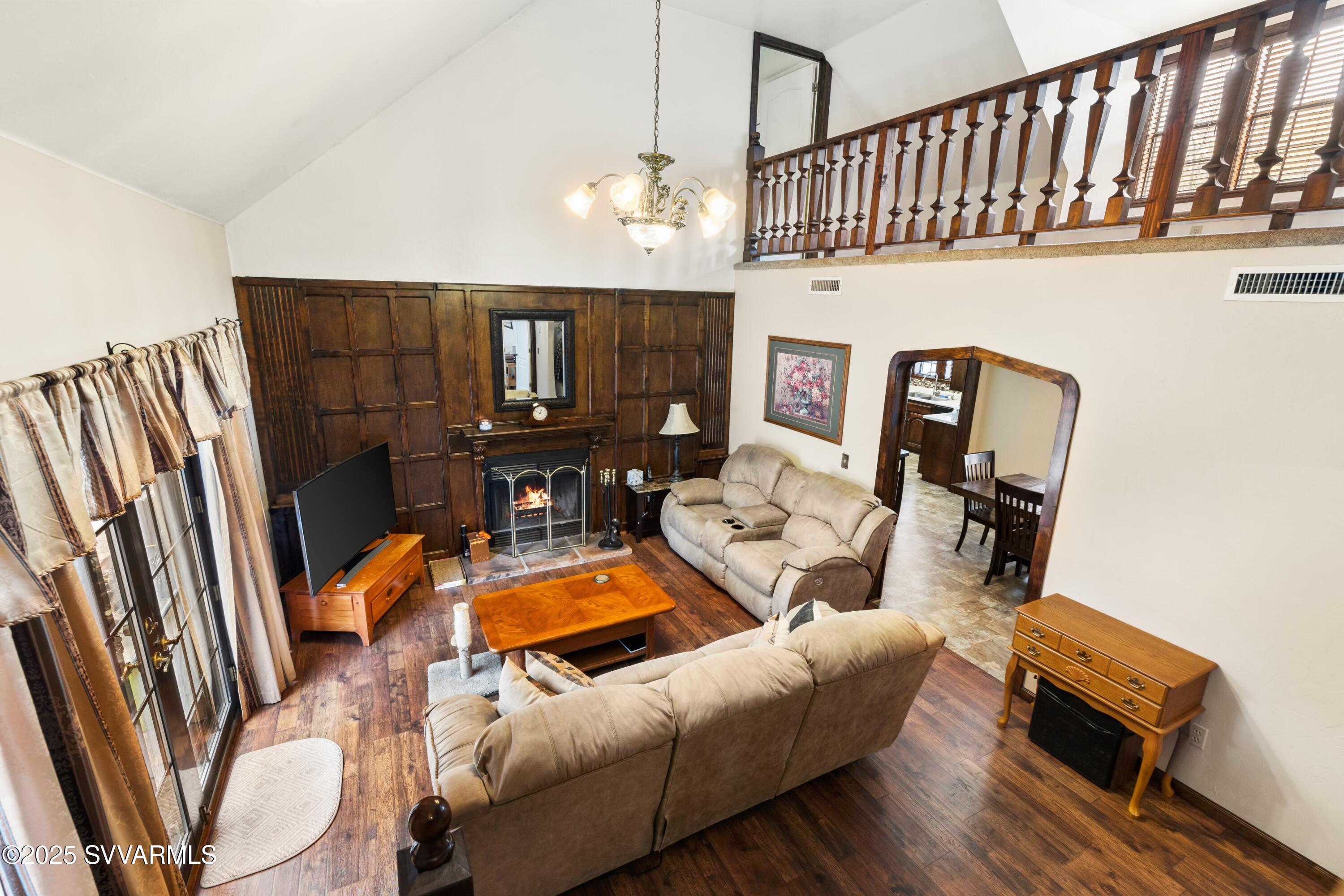 2 Woodside Drive