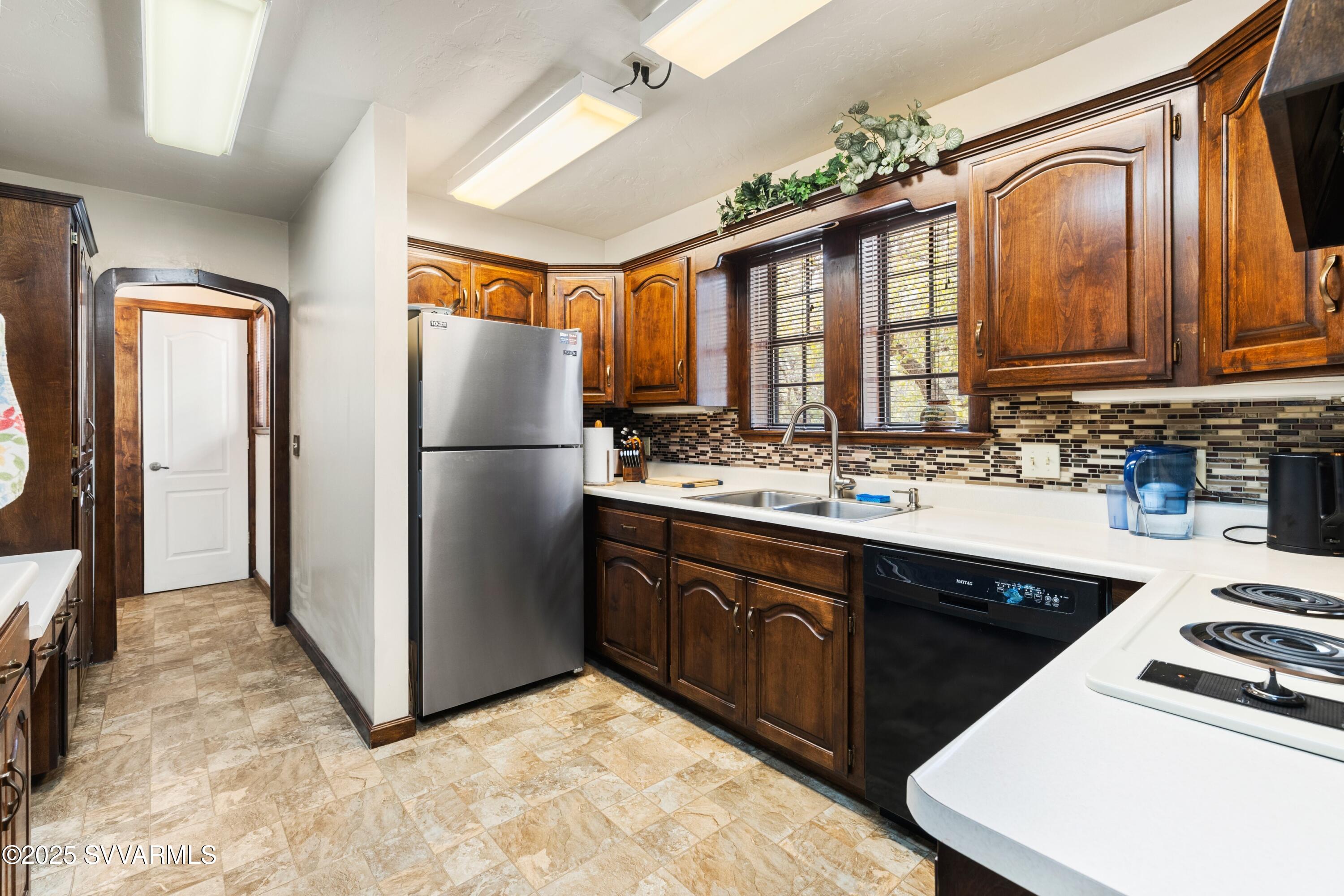 2 Woodside Drive