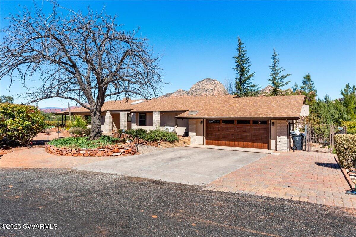 320 Panorama Blvd