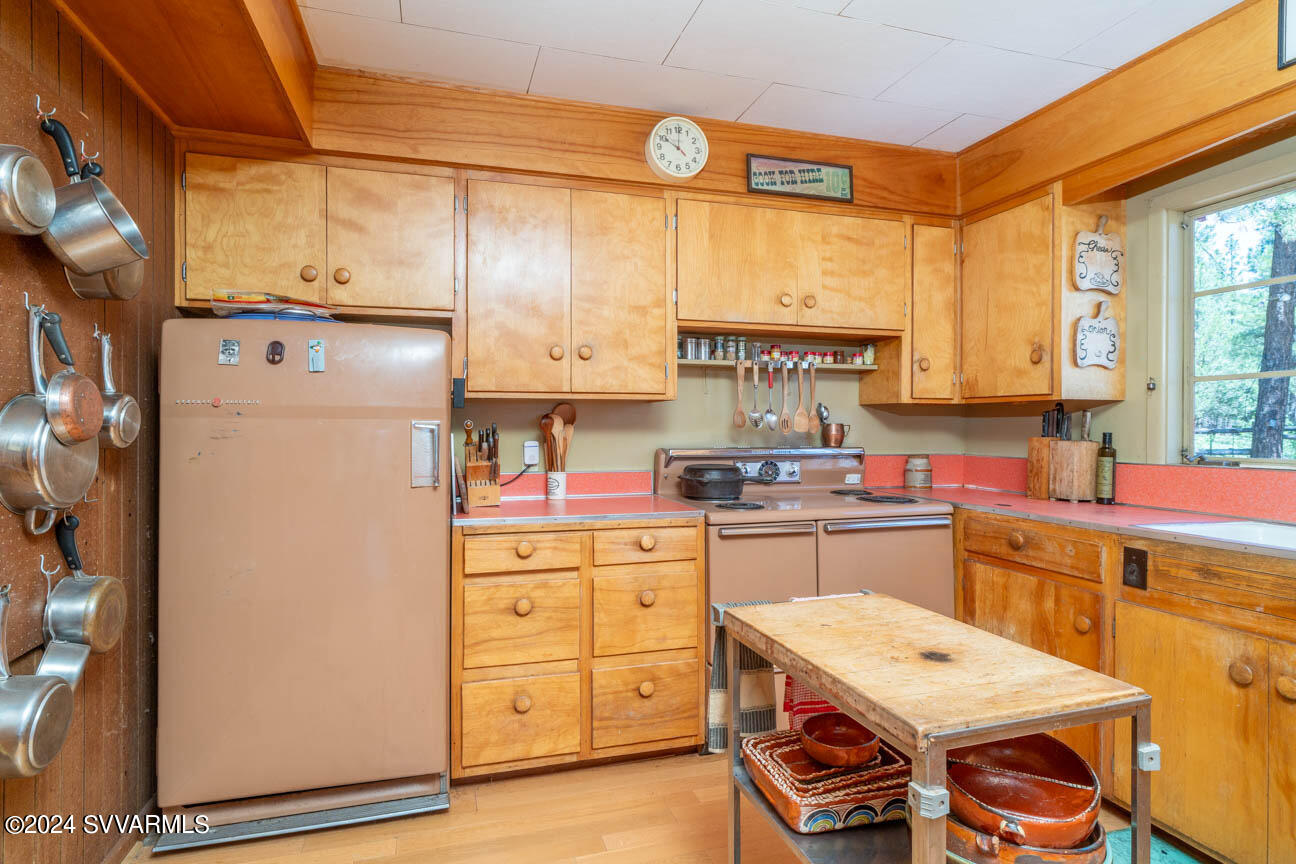 581 Cooper Ranch Rd