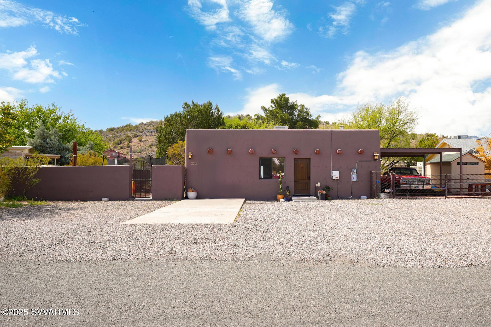 4025 E Valley Ln Lane